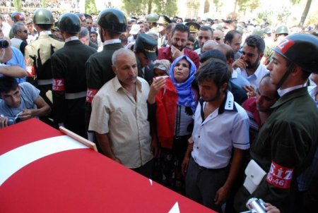 Şanlıurfalı Şehit Er Topraksürer, Ramazan Bayramı Arifesinde Defnedildi