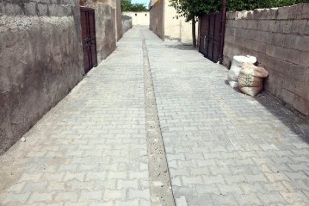 Şanlıurfa’nın köylerine bir bir parke taşı döşeniyor