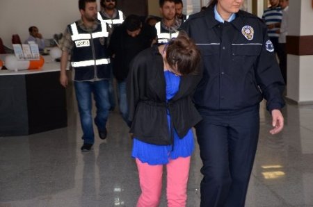 Şantaj yolu ile gasp yapan çete çökertildi:4 gözaltı