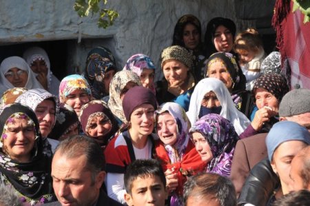 Şantiyede ölen 4 işçi, Çorum'da toprağa verildi