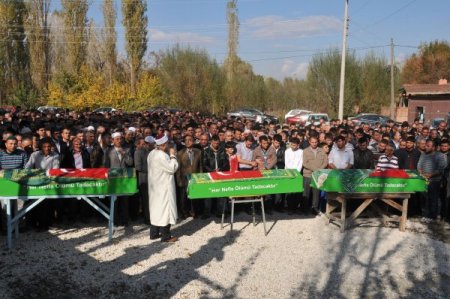 Şantiyede ölen 4 işçi, Çorum'da toprağa verildi