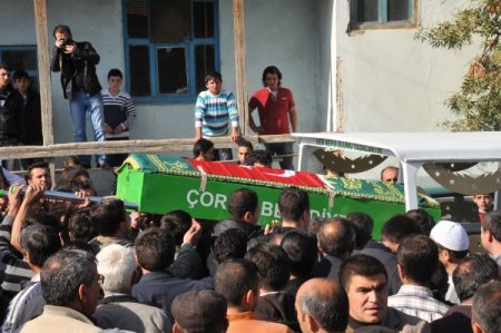 Şantiyede ölen 4 işçi, Çorum'da toprağa verildi