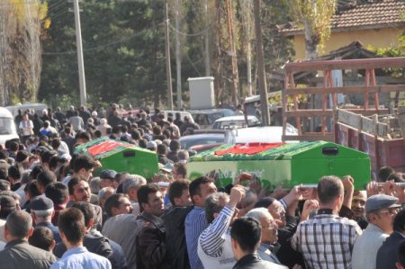 Şantiyede ölen 4 işçi, Çorum'da toprağa verildi