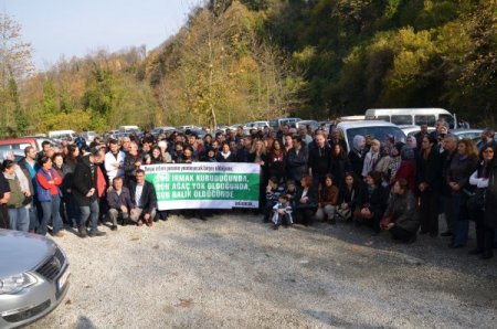 Sapanca Gölü çevresine taşocağı açma çalışmalarına tulumlu, klarnetli tepki