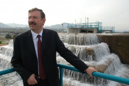 Sapanca Gölü'nden Yuvacık Barajı'na su takviyesi