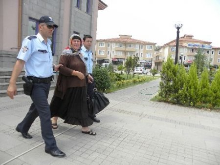 Sapanca'da Hırsızlık Zanlısı Kadın Tutuklandı