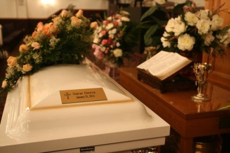 Sarai Sierra, nikahı kıyıldığı kilisede cenaze töreni düzenlendi