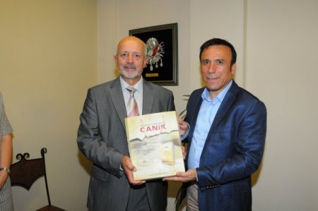 Saraybosna Üniversitesi Rektörü'nden Başkan Genç'e övgü