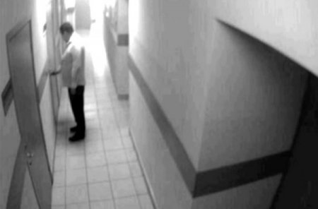 Sarhoş Polis Amiri Emniyet Koridorunu Tuvalet Sanırsa