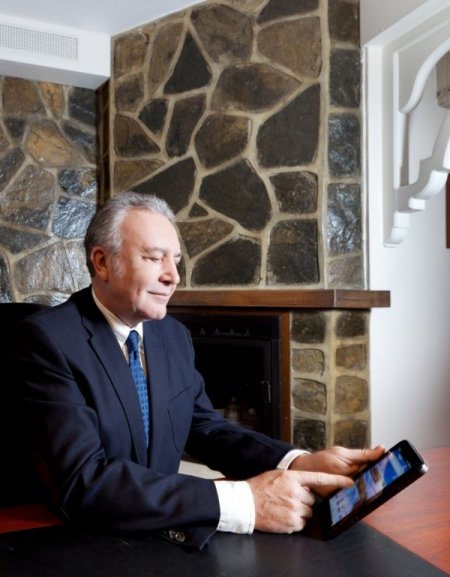 Sarı kanaryalı tabletler 749 liradan vitrinde