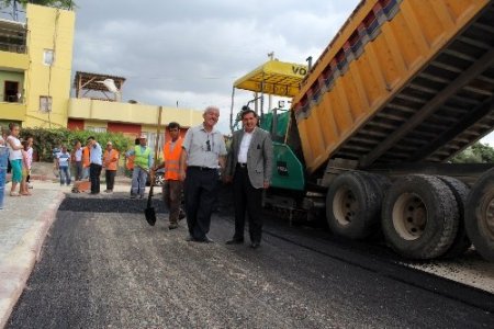 Sarıçam’da asfalt çalışmaları sürüyor