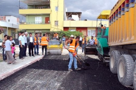 Sarıçam’da asfalt çalışması devam ediyor