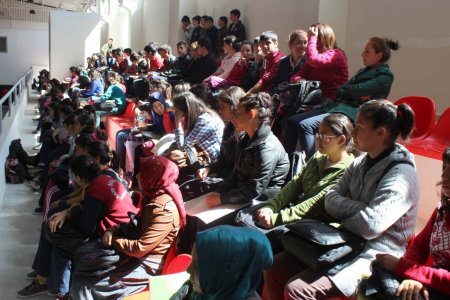 Sarıçam’da öğrencilere stresten uzak kalmanın yolları anlatıldı