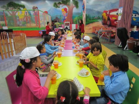 Sarıçam’ın öksüz ve yetimleri Real'de eğledi