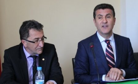 Sarıgül: Bizim akıllılar çok konuşup az dinliyor