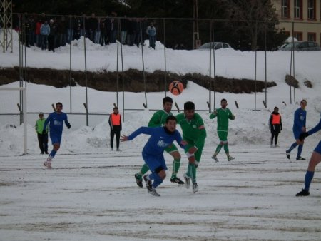 Sarıkamış Esnafspor, Yakutiyespor ile berabere kaldı