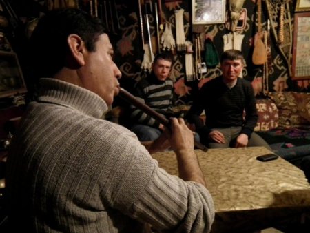 Sarıkamış Kültürevi'nde, yaz kış yerli ve yabancı turistler eksik olmuyor