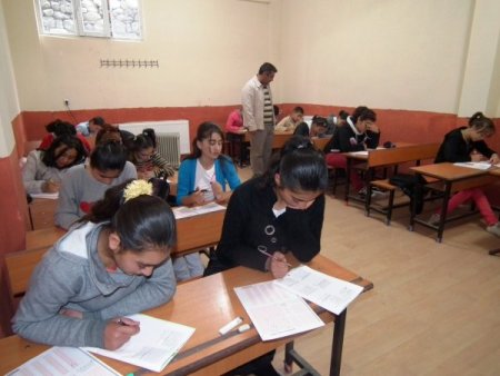 Sarıkamış Okuma Salonu öğrencilerin seviyesini ölçtü