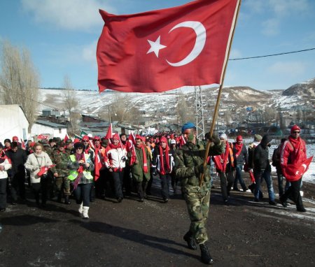 'Sarıkamış şehitleri, vatan sevgisini anlatıyor' (Özel)