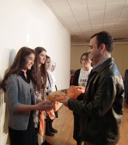 Sarıkamışlı İlköğretim Öğrencileri, O'nu Anlatan Şiirlerle Duygulandırdı