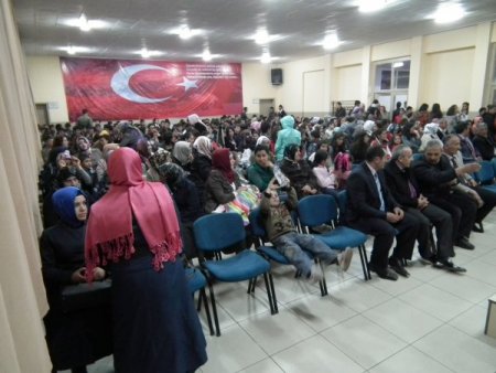 Sarıkamışlı İlköğretim Öğrencileri, O'nu Anlatan Şiirlerle Duygulandırdı