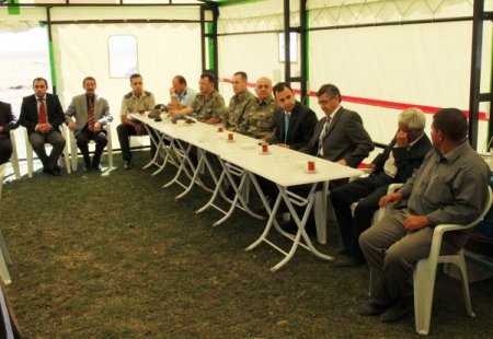 Sarıkamışlı şehit annesinin Kürtçe ağıtları yürekleri dağladı