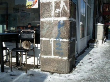 Sarıkamış'ta 2 metrelik buz sarkıtları oluştu