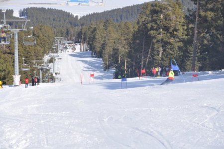 Sarıkamış’ta kayak ve snowbord yarışları yapıldı