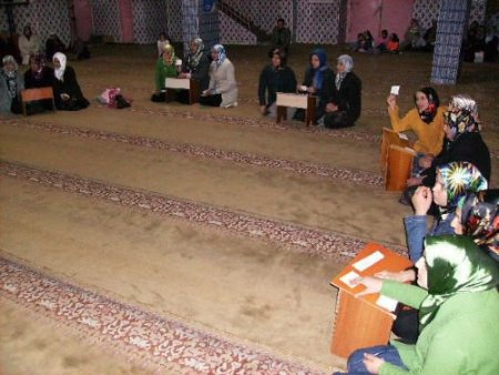 Sarıkamış'ta Kız Kur'an Kursları Yarıştı