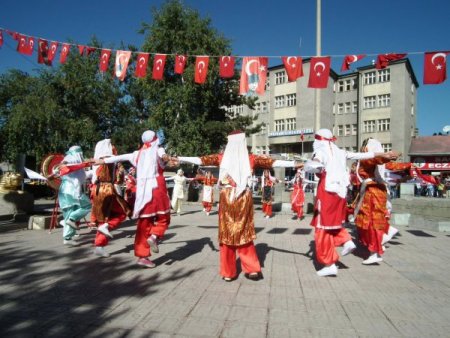 Sarıkamış’ta kurtuluşun 92’inci yıl coşkusu