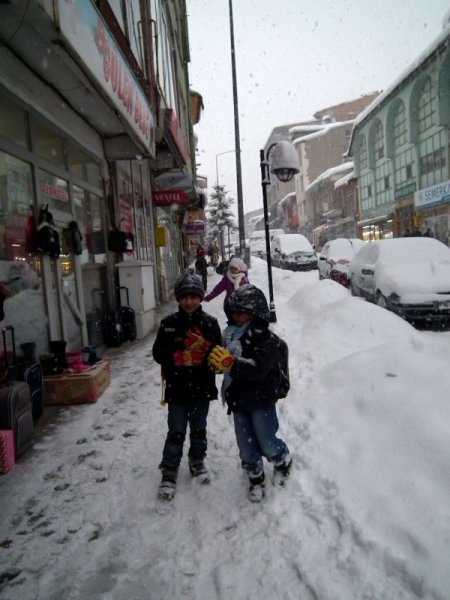 Sarıkamış’ta okullar 1 buçuk gün tatil edildi