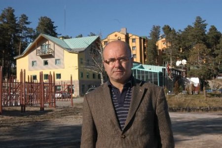 Sarıkamış'taki Bayraktepe Kayak Merkezi'nde Pist Uzunluğu 2 Bin 500 Metreye Çıkarıldı