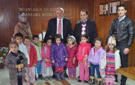 Sarıkaya’da anaokulu öğrencileri esnafları ziyaret etti