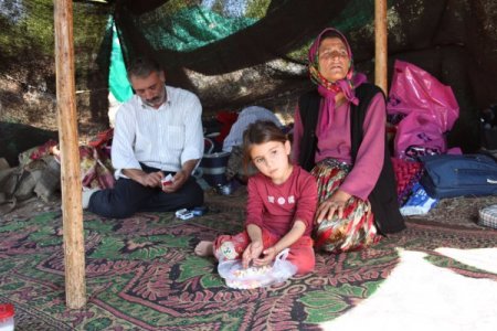 Sarıkeçili Yörükler sahile indi