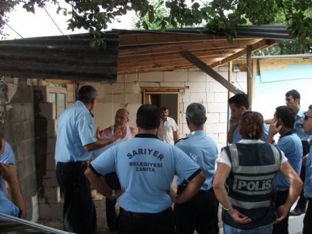 Sarıyer'de Gergin Yıkım