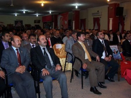 Şarkışla Alperenleri Gençlik Şöleninde Merhum Muhsin Başkan Anıldı