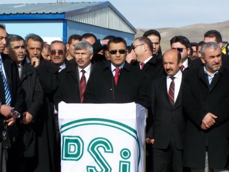 Şarkışla Kanak Boğazı Barajı'nın Temeli Atıldı