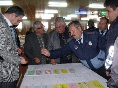 Sart beldesinin problemleri toplantıyla tespit edildi