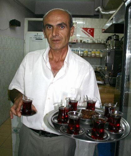 Saruhanlı'da Çay Şeker Yerine Üzümle İçiliyor