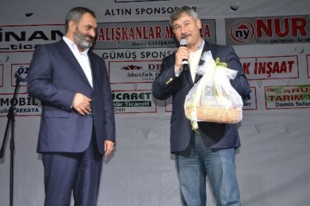 Saruhanlılar Bir Gül Gecesi’ne akın etti