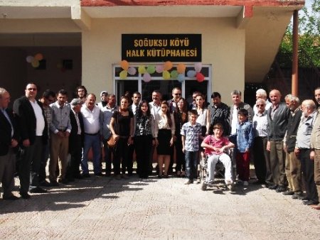 SAÜ Sosyal Hizmet Bölümü, köyde kütüphane oluşturdu