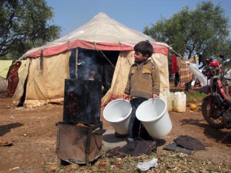 Savaş mağdurlarının Suriye'deki Atme Kampı'nda yaşam mücadelesi(Özel)