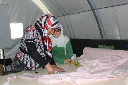 Savaşın travmasını yaşayan Suriyeli sığınmacılara ‘kültürel’ terapi