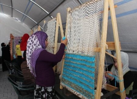 Savaşın travmasını yaşayan Suriyeli sığınmacılara ‘kültürel’ terapi