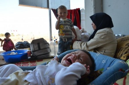 Savaştan kaçan Suriyeliler, salgın hastalık tehdidiyle boğuşuyor