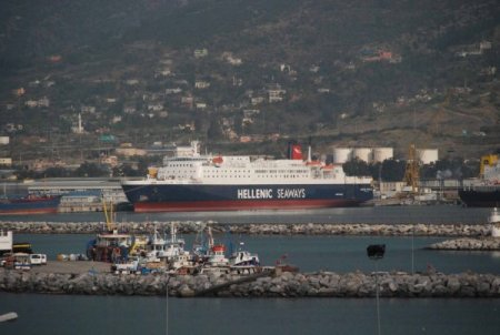 Savaştan kaçan Suriyeliler deniz yolu ile Mısar'a gidecek