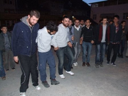 Şavşatlı minik öğrenciler üniversiteli ağabeyleri ile buluştu