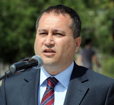 'Savunma mesleği zor bir süreçten geçiyor'