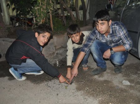 Sebze haline uçaksavar mermisi isabet etti