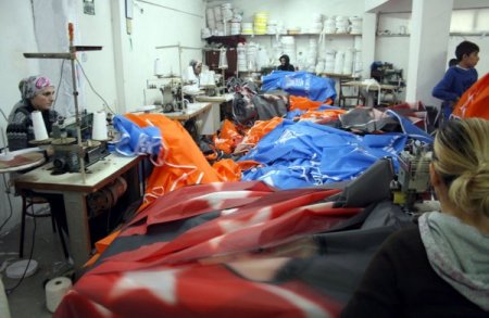 Seçim Yarışı Bayrakçılara Yaradı